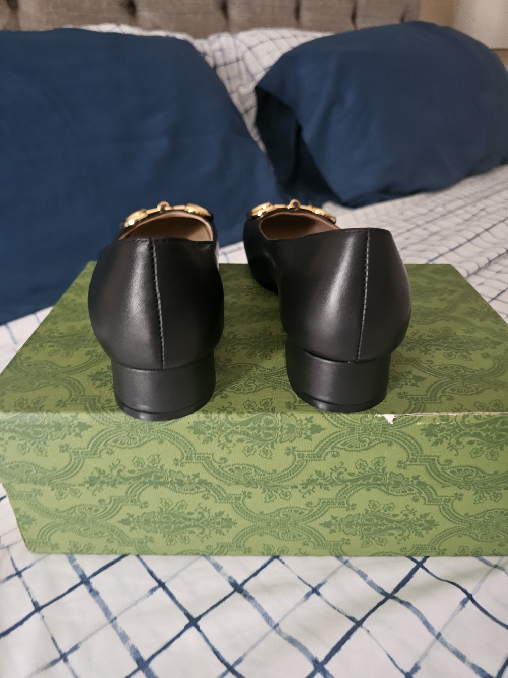 Gucci Women’s Black Leather Horsebit Pumps - Picture 3 of 6